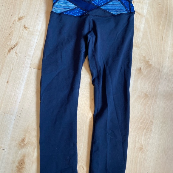 Lululemon Navy Blue Cropped Leggings - Picture 2 of 7